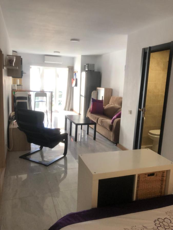 Torremolinos, Bonito Apartamento Studio La Carihuela Exterior foto